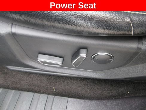 Used 2018 Ford F150 Lariat w/ Equipment Group 502A Luxury AWD/4WD image 28