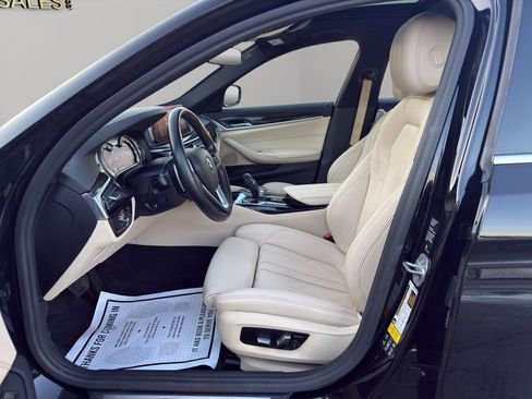 Used 2019 BMW 530i xDrive w/ Convenience Package image 9