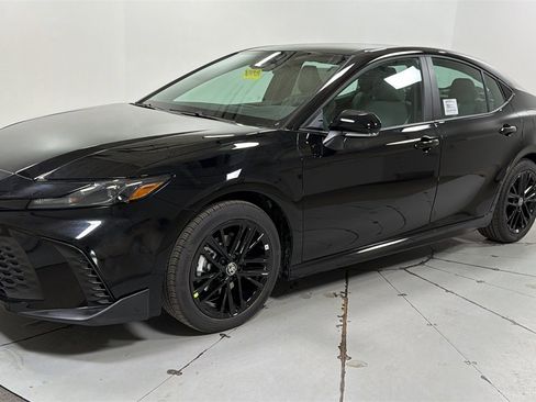 New 2026 Toyota Camry Hybrid image 1