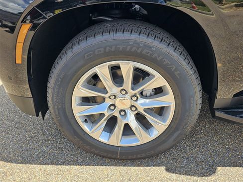 New 2025 Chevrolet Suburban Premier w/ Sun And Tow Package image 27