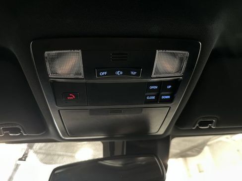 Used 2023 Toyota Tacoma TRD Sport image 28