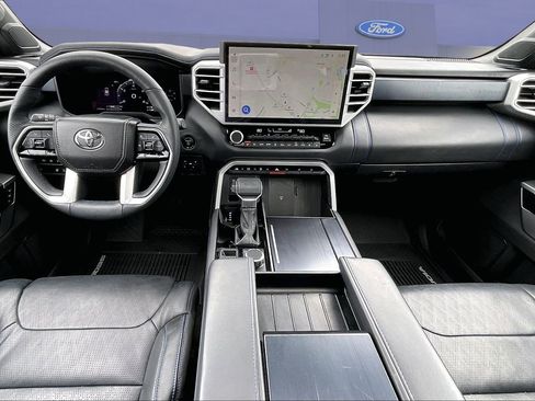 Used 2025 Toyota Sequoia Platinum AWD/4WD image 7