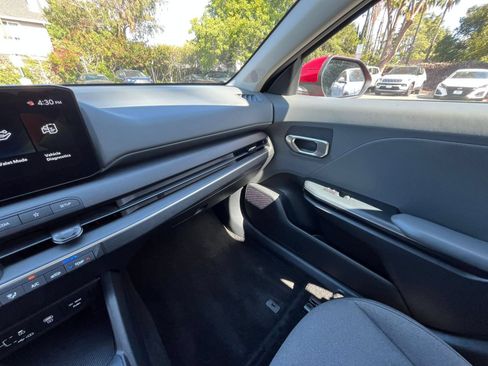Used 2025 Kia K4 FWD image 34