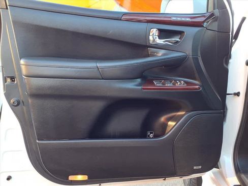 Used 2015 Lexus LX 570 4WD image 17