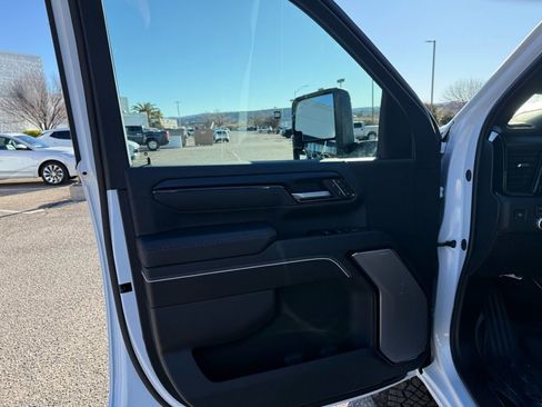 New 2026 GMC Sierra 2500 AT4X w/ LPO, Black Badging Package image 12
