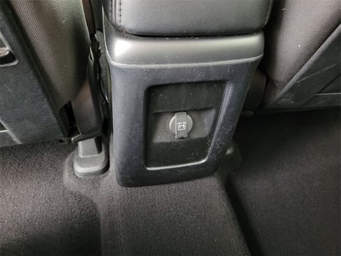 Used 2020 Dodge Journey SE w/ SE Popular Equipment Group image 17