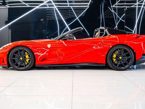 Used 2021 Ferrari 812 GTS RWD image 19