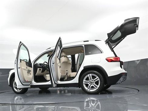 Used 2023 Mercedes-Benz GLB 250 image 45