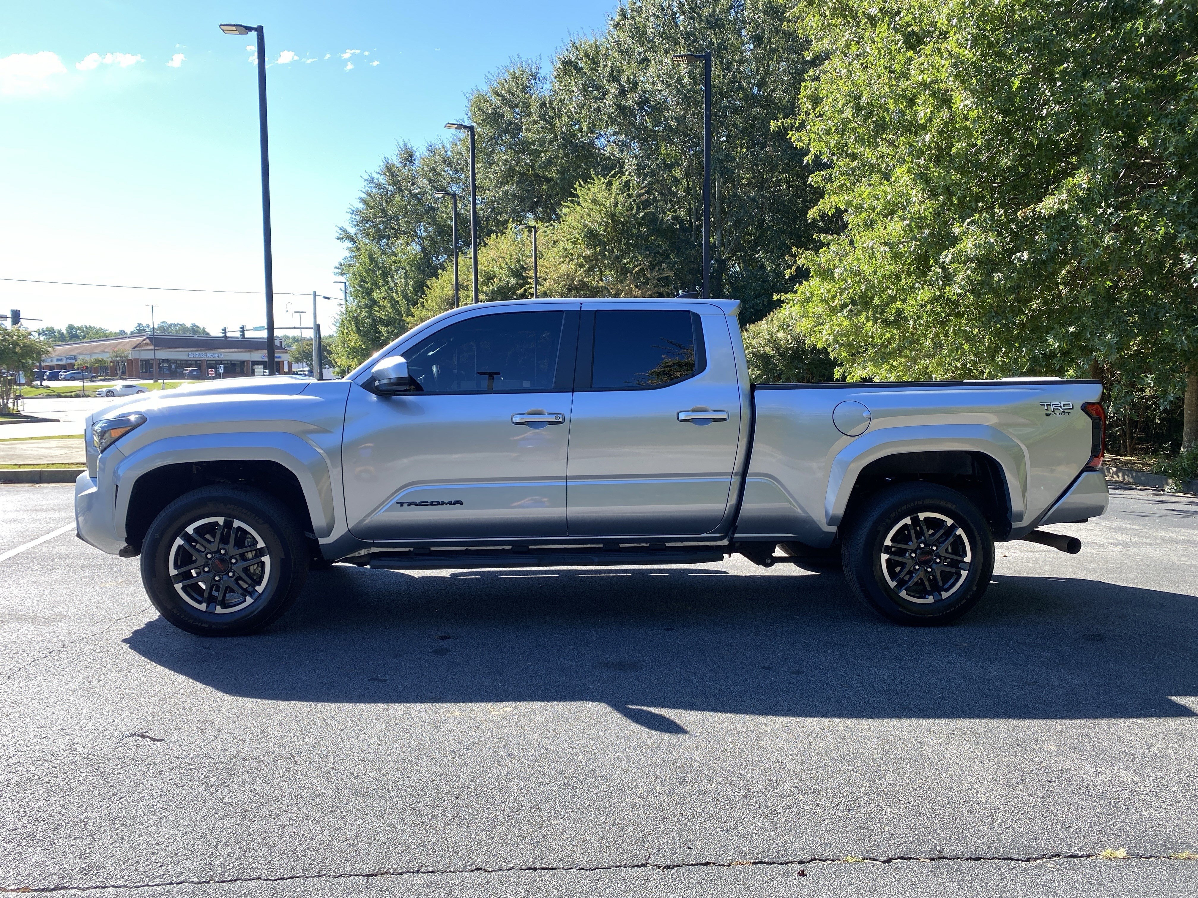 Used 2025 Toyota Tacoma TRD Sport AWD/4WD image 7