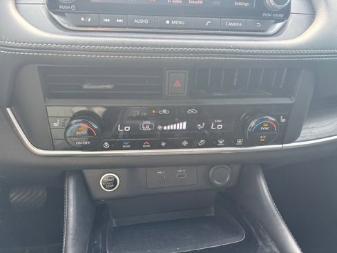 Used 2021 Nissan Rogue SL FWD image 13