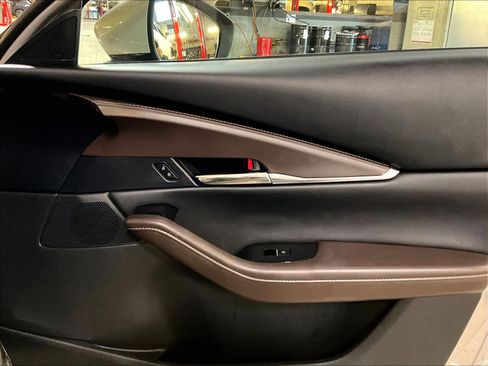 Used 2023 MAZDA CX-30 AWD 2.5 S w/ Premium Package image 12