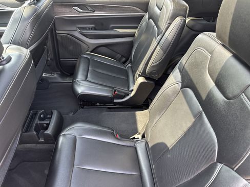 Used 2024 Jeep Grand Cherokee L Limited w/ Luxury Tech Group II image 25