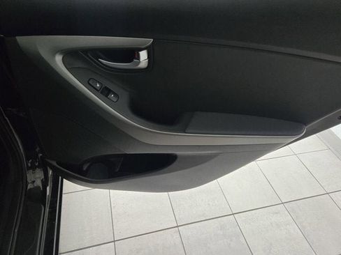 Used 2015 Hyundai Elantra Limited w/ Option Group 05 image 8