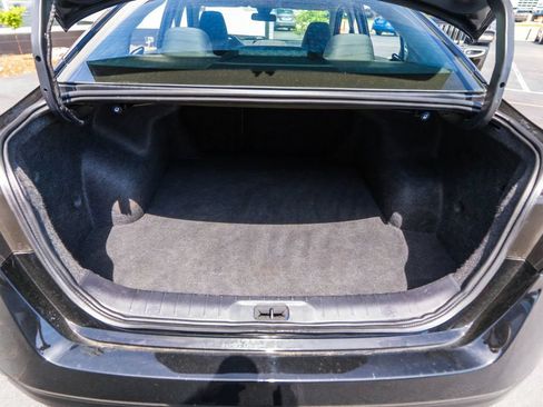 Used 2025 Nissan Altima 2.5 SV FWD image 32
