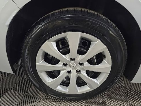 Used 2024 Toyota Corolla LE FWD image 13