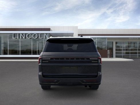 New 2025 Lincoln Navigator L Reserve image 5