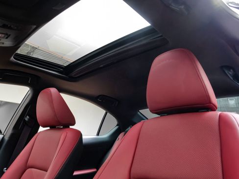Used 2025 Lexus IS 350 F Sport RWD image 5