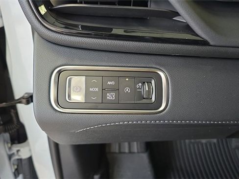 New 2026 Buick Enclave Avenir w/ Super Cruise Package image 23