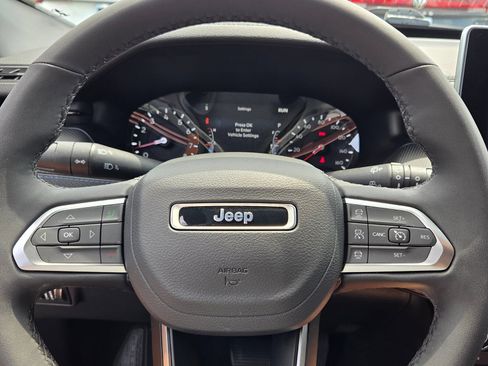 Used 2026 Jeep Compass Limited AWD/4WD image 23