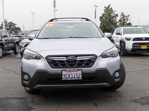 Used 2022 Subaru Crosstrek 2.0i Premium w/ Moonroof Package image 3