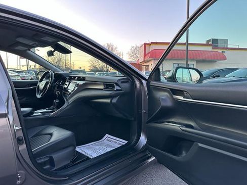 Used 2019 Toyota Camry LE image 19