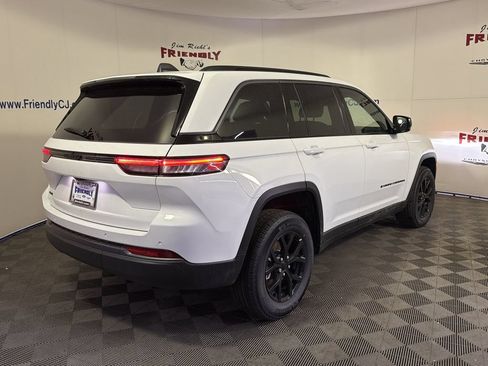 New 2026 Jeep Grand Cherokee Altitude AWD/4WD image 3