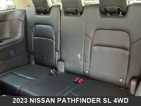 Used 2023 Nissan Pathfinder SL image 16