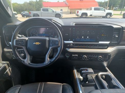 Used 2022 Chevrolet Silverado 1500 4x4 Crew Cab High Country w/ High Country Premium Package image 14
