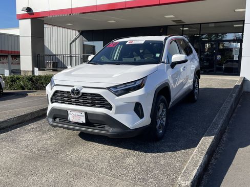 Certified 2024 Toyota RAV4 XLE AWD/4WD image 3