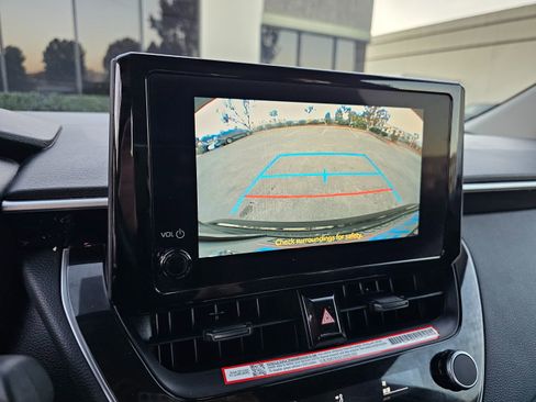 Used 2025 Toyota Corolla LE image 29