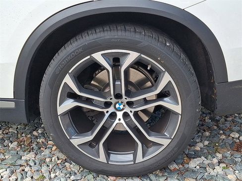 Used 2021 BMW X5 xDrive40i w/ Premium Package image 8