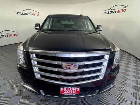 Used 2019 Cadillac Escalade Premium Luxury image 11