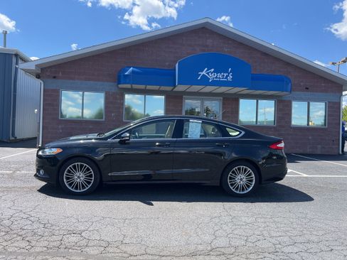 Used 2014 Ford Fusion SE w/ Equipment Group 202A FWD image 3