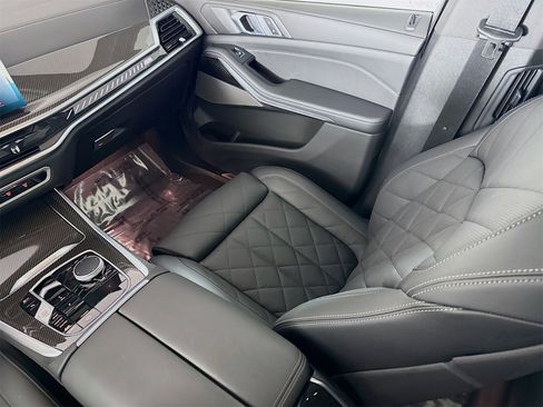 Used 2025 BMW X5 M60i w/ Climate Comfort Package image 25