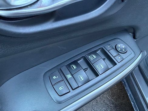 Used 2019 Jeep Cherokee Limited AWD/4WD image 22