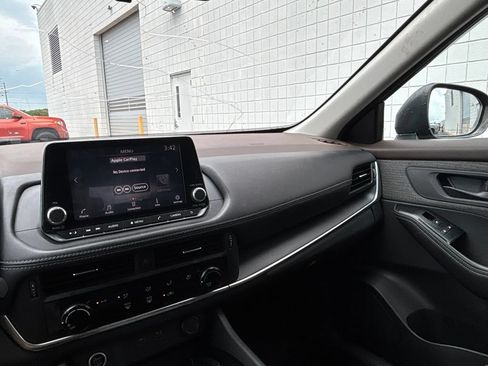 Used 2021 Nissan Rogue S FWD image 15