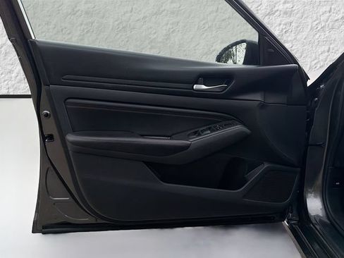 Used 2022 Nissan Altima 2.5 SR FWD image 21