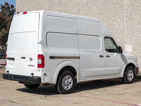 Used 2020 Nissan NV 2500 SV image 10