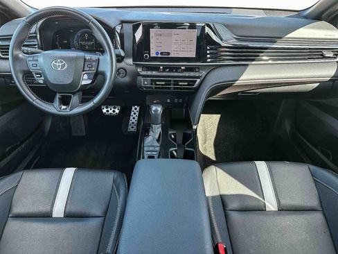 Used 2025 Toyota Camry SE FWD image 11