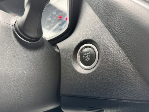 Used 2023 Toyota Corolla SE image 5