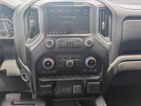Used 2021 GMC Sierra 1500 AT4 w/ AT4 Value Package AWD/4WD image 15