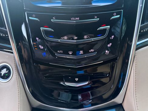 Used 2019 Cadillac Escalade ESV Platinum image 23