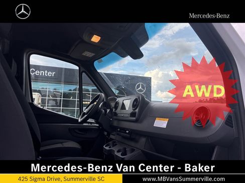 Used 2024 Mercedes-Benz Sprinter 2500 image 38
