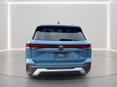 Used 2026 Volkswagen Tiguan SE AWD/4WD image 13