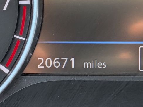 Used 2025 Nissan Sentra SV image 22