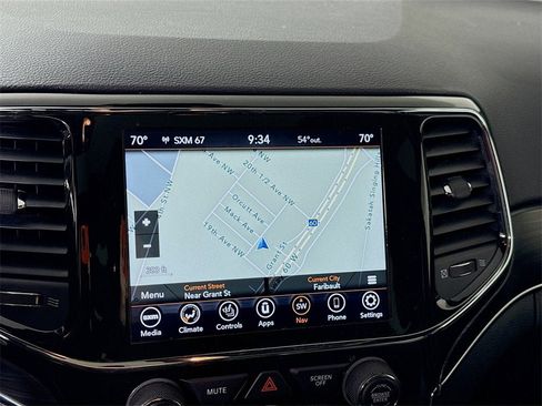 Used 2022 Jeep Grand Cherokee Limited image 7