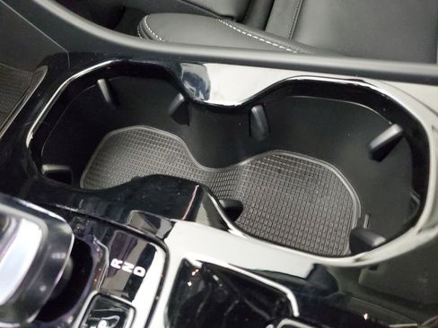 Used 2026 Volvo XC40 B5 Ultra w/ Protection Package Premier image 33