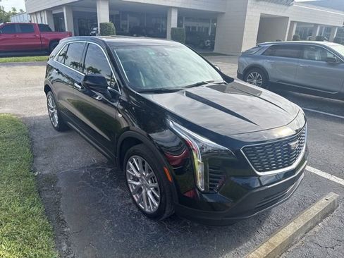 Used 2023 Cadillac XT4 Luxury image 1