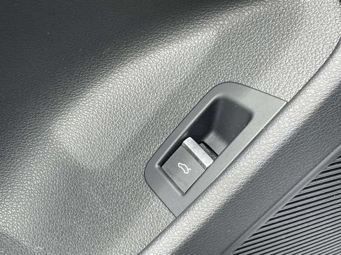 Certified 2025 Audi Q7 3.0T Premium Plus AWD/4WD image 16