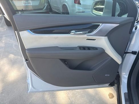 Used 2020 Cadillac XT6 Premium Luxury FWD image 20